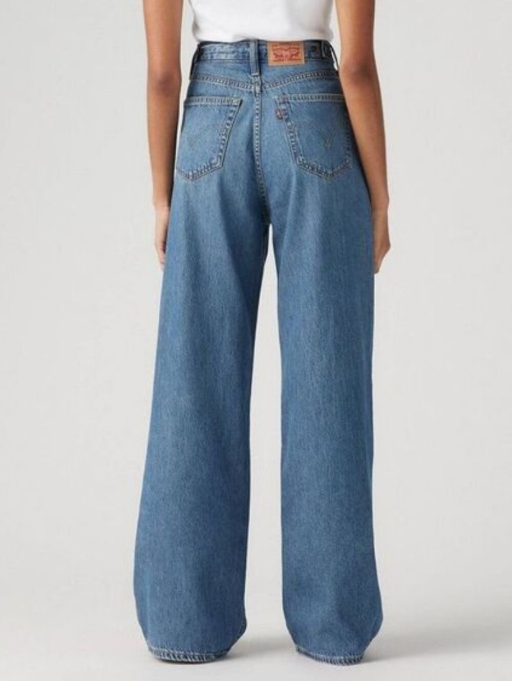 Levi's Cinch Baggy Wide-Leg High-Rise Jeans - New Shade Chasi Chasing Dreams - Picture 4 of 6